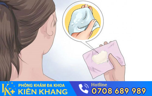 huyết trắng vón cục